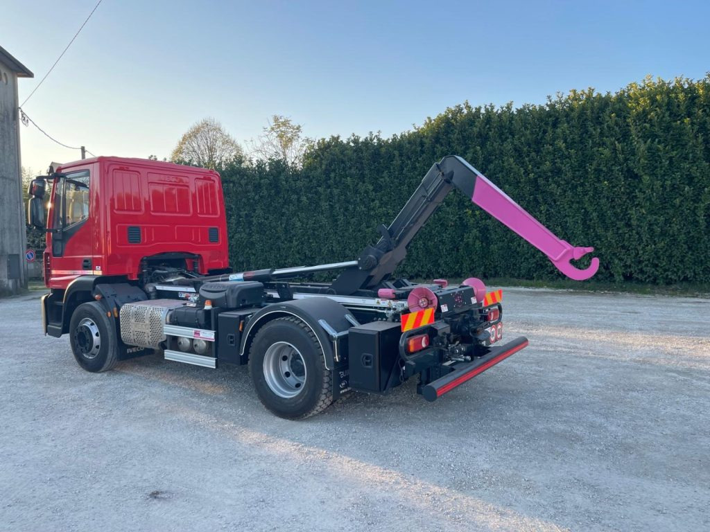Camion ampliroll IVECO EUROCARGO 160E32 CON SCARRABILE NUOVO