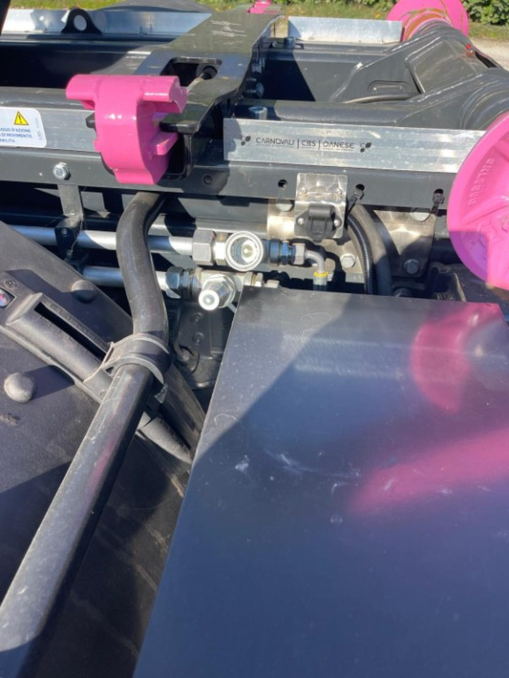 Camion ampliroll IVECO EUROCARGO 160E SCARRABILE