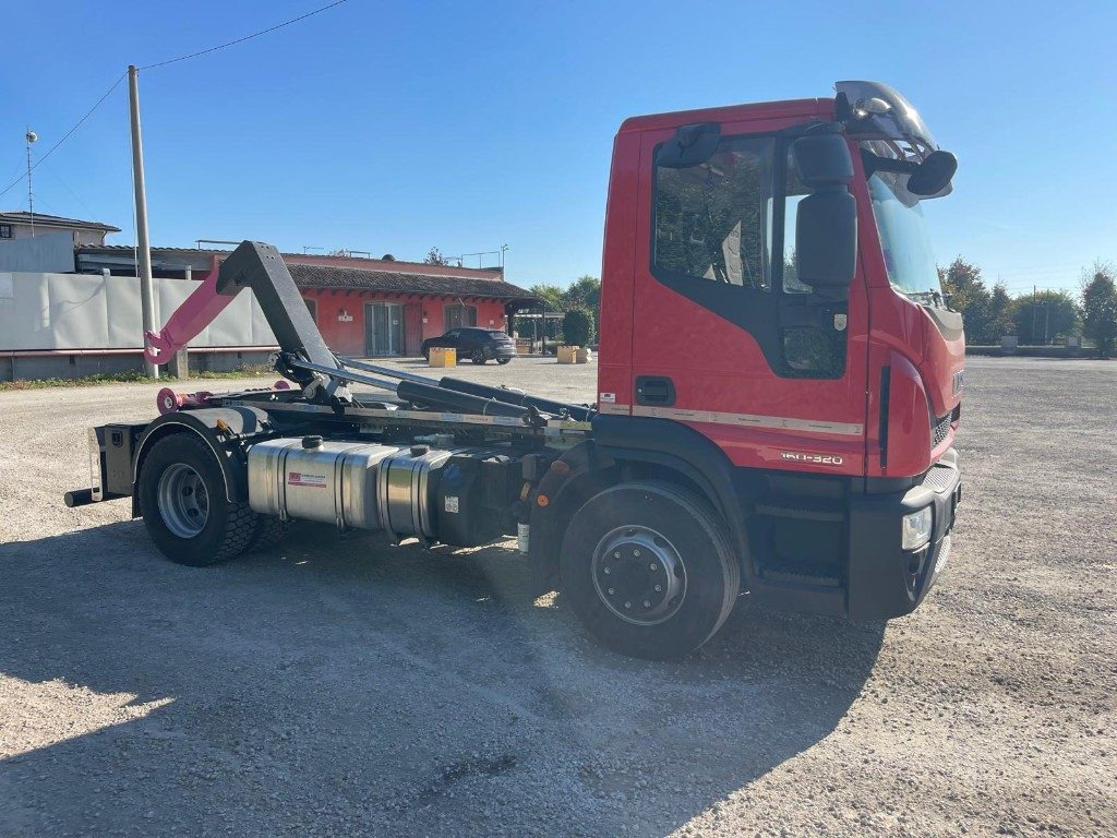 Camion ampliroll IVECO EUROCARGO 160E SCARRABILE