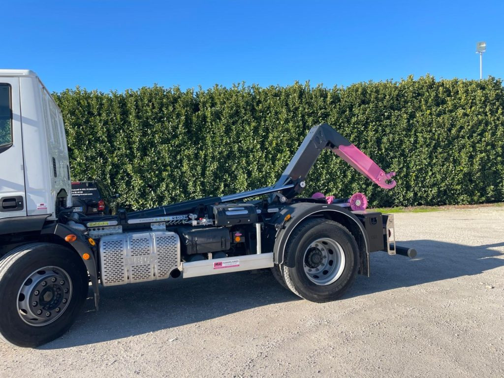Camion ampliroll IVECO EUROCARGO 180E25 CON SCARRABILE NUOVO