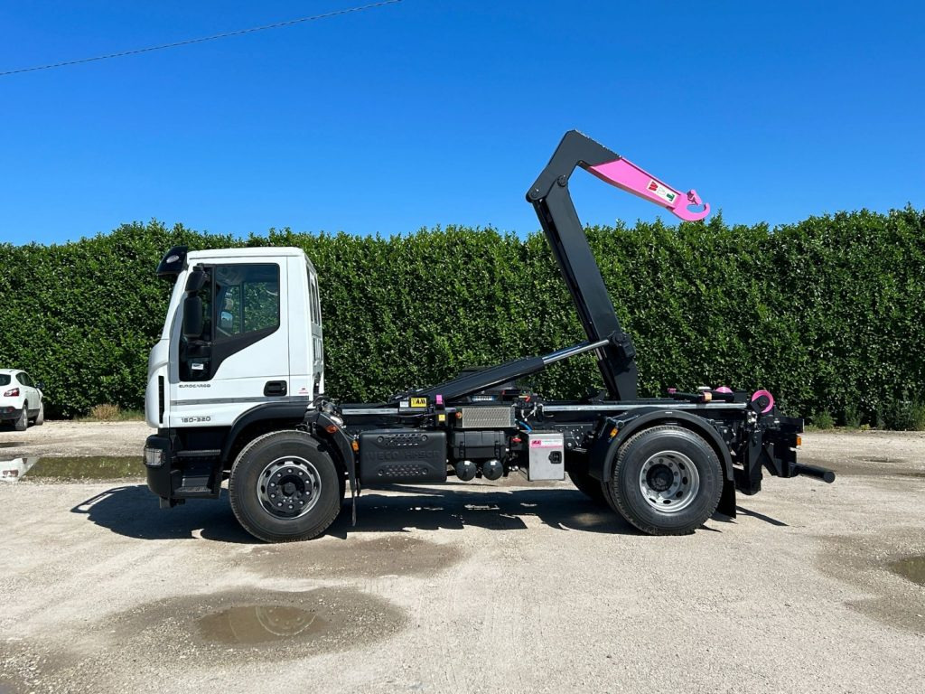 Camion ampliroll IVECO EUROCARGO 180E32K NUOVO SCARRABILE