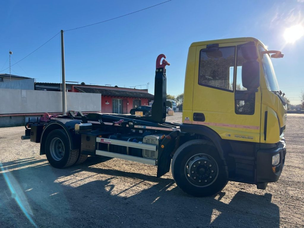 Camion ampliroll IVECO EUROCARGO 180EL28 SCARRABILE