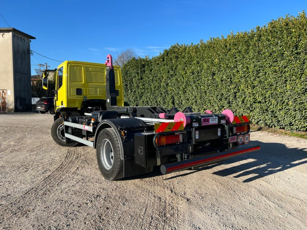Camion ampliroll IVECO EUROCARGO 180EL28 SCARRABILE
