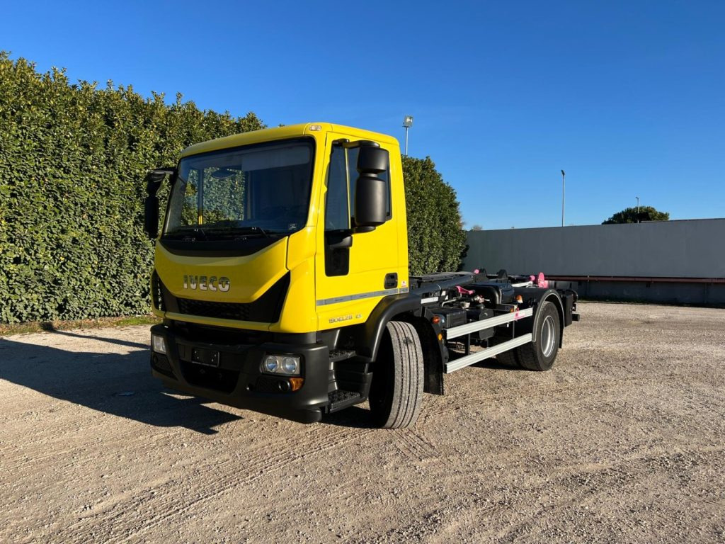 Camion ampliroll IVECO EUROCARGO 180EL28 SCARRABILE