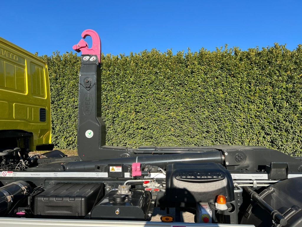 Camion ampliroll IVECO EUROCARGO 180EL28 SCARRABILE