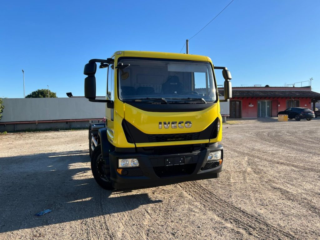 Camion ampliroll IVECO EUROCARGO 180EL28 SCARRABILE