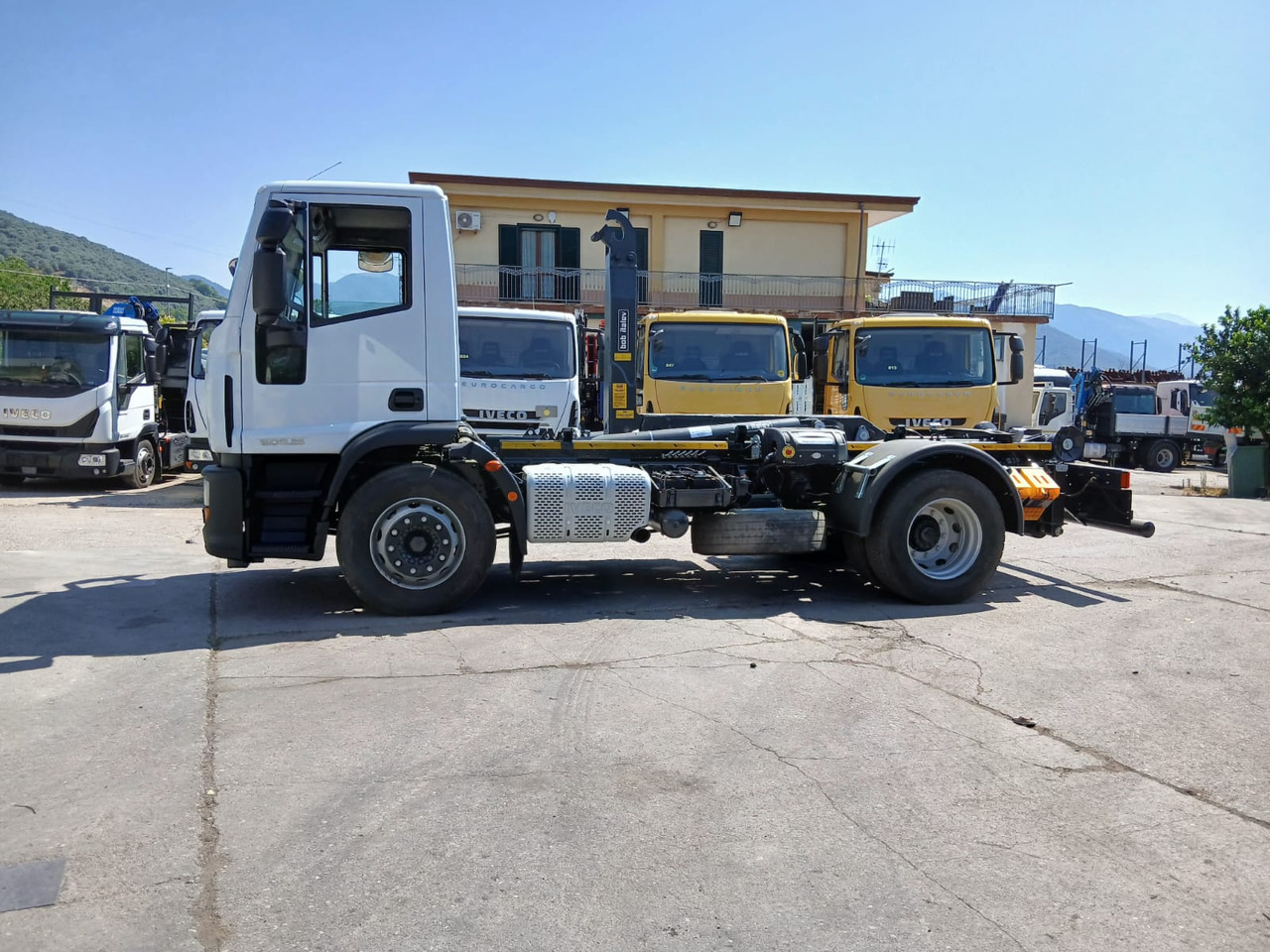 Camion ampliroll IVECO EUROCARGO 190EL25