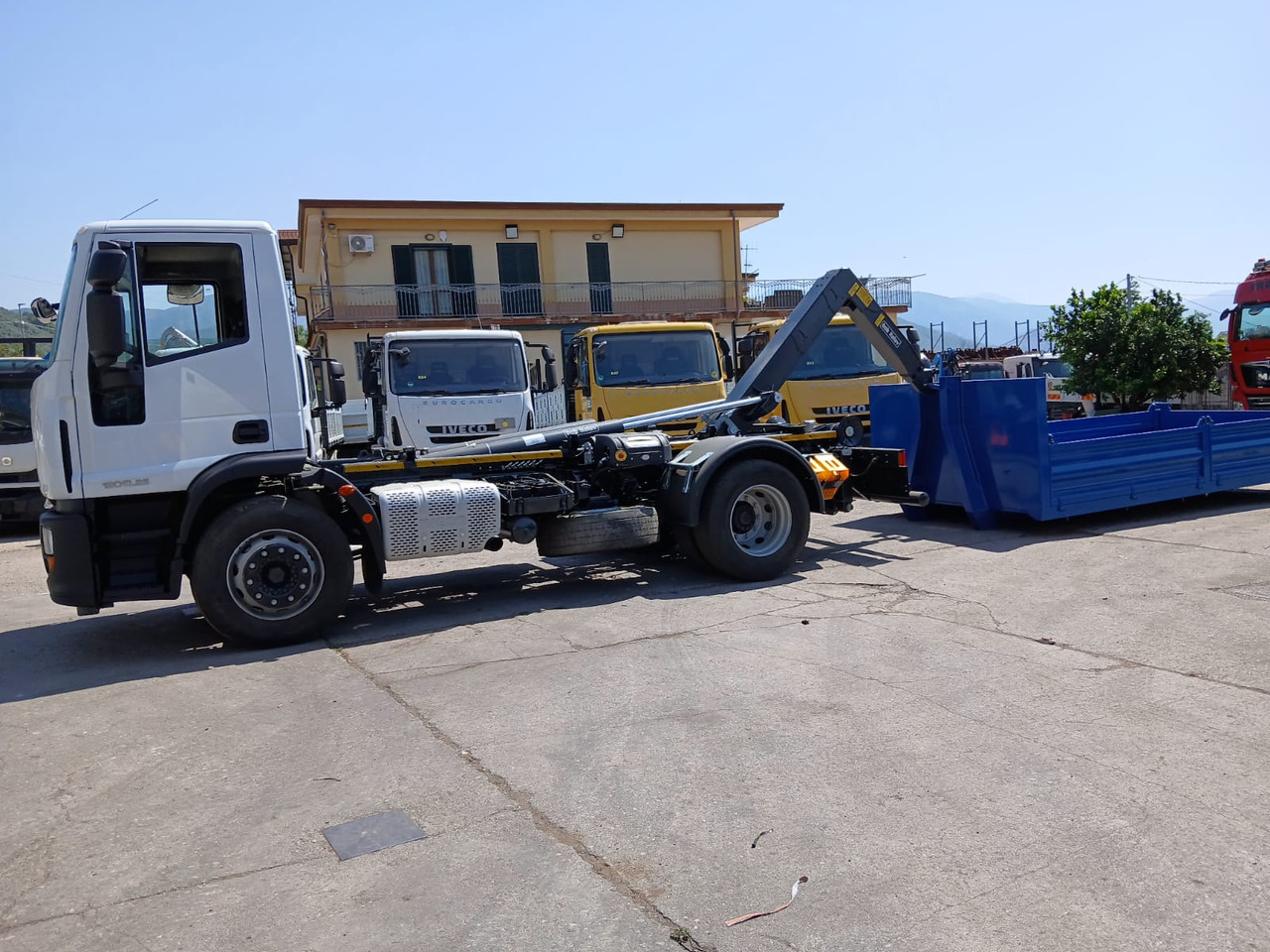 Camion ampliroll IVECO EUROCARGO 190EL25