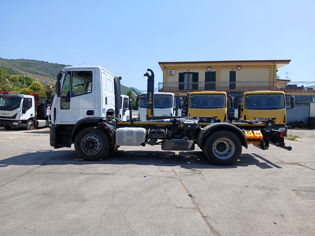 Camion ampliroll IVECO EUROCARGO 190EL25
