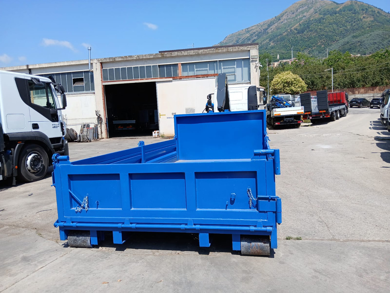 Camion ampliroll IVECO EUROCARGO 190EL25