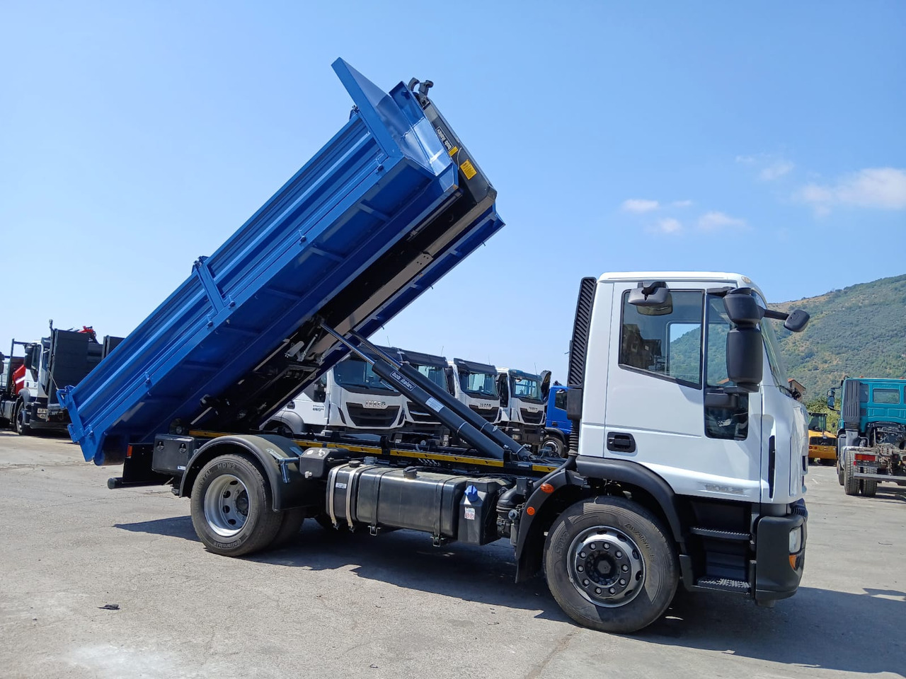 Camion ampliroll IVECO EUROCARGO 190EL25