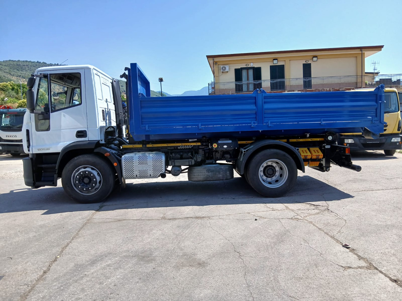 Camion ampliroll IVECO EUROCARGO 190EL25