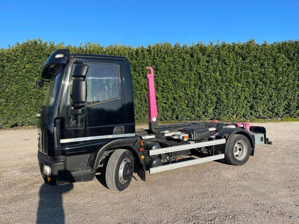 Camion ampliroll IVECO EUROCARGO 75E18 CON SCARRABILE NUOVO