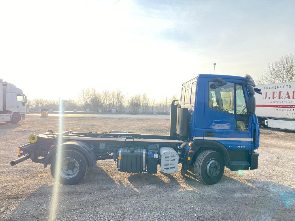 Camion ampliroll IVECO EUROCARGO 75E18 SCARRABILE