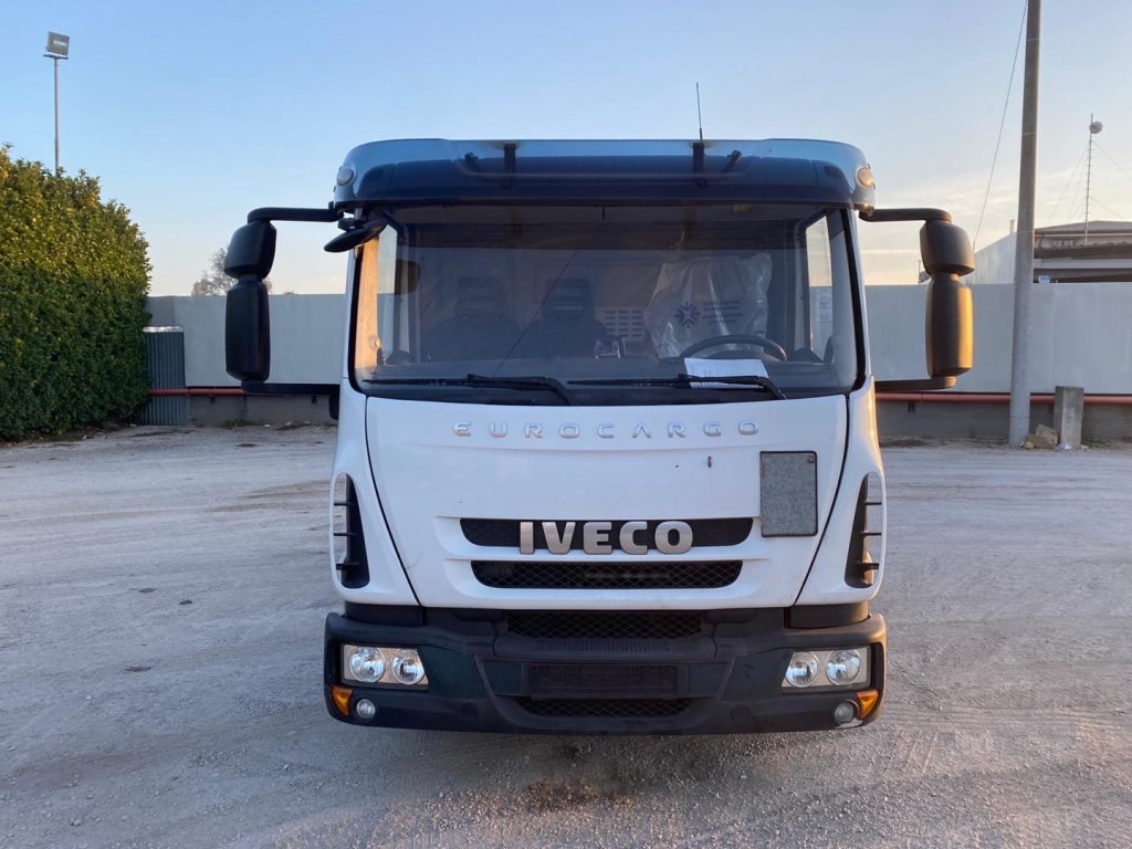 Camion ampliroll IVECO EUROCARGO 80 E18 CON IMPIANTO SCARRABILE NUO