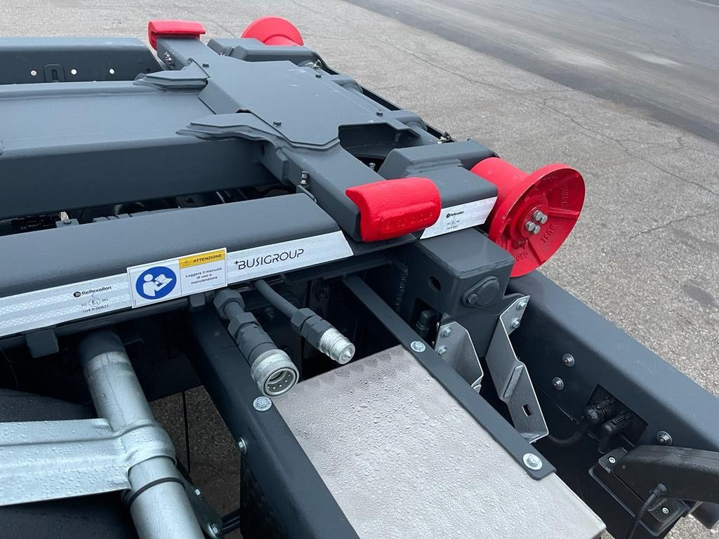 Camion ampliroll IVECO EUROCARGO 80 E18 CON IMPIANTO SCARRABILE NUO