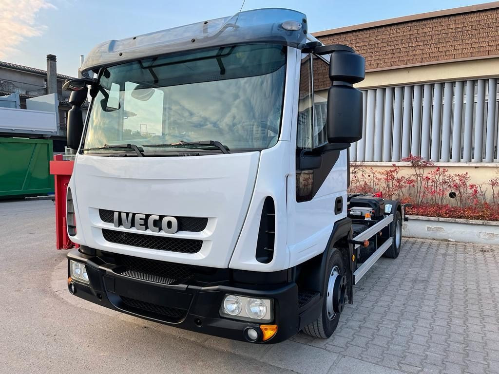 Camion ampliroll IVECO EUROCARGO 80 E18 CON IMPIANTO SCARRABILE NUO