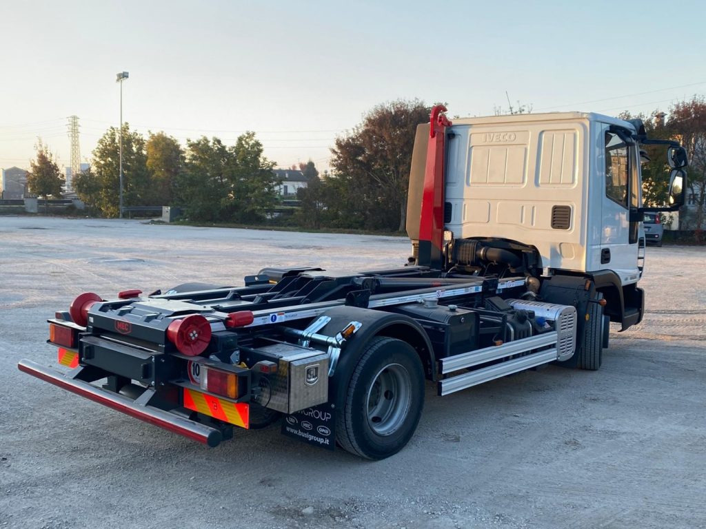 Camion ampliroll IVECO EUROCARGO 80 E18 CON IMPIANTO SCARRABILE NUO