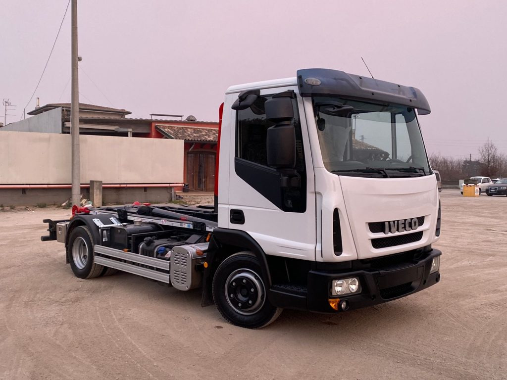 Camion ampliroll IVECO EUROCARGO 80 E18 CON IMPIANTO SCARRABILE NUO