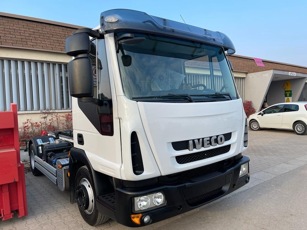 Camion ampliroll IVECO EUROCARGO 80 E18 CON IMPIANTO SCARRABILE NUO