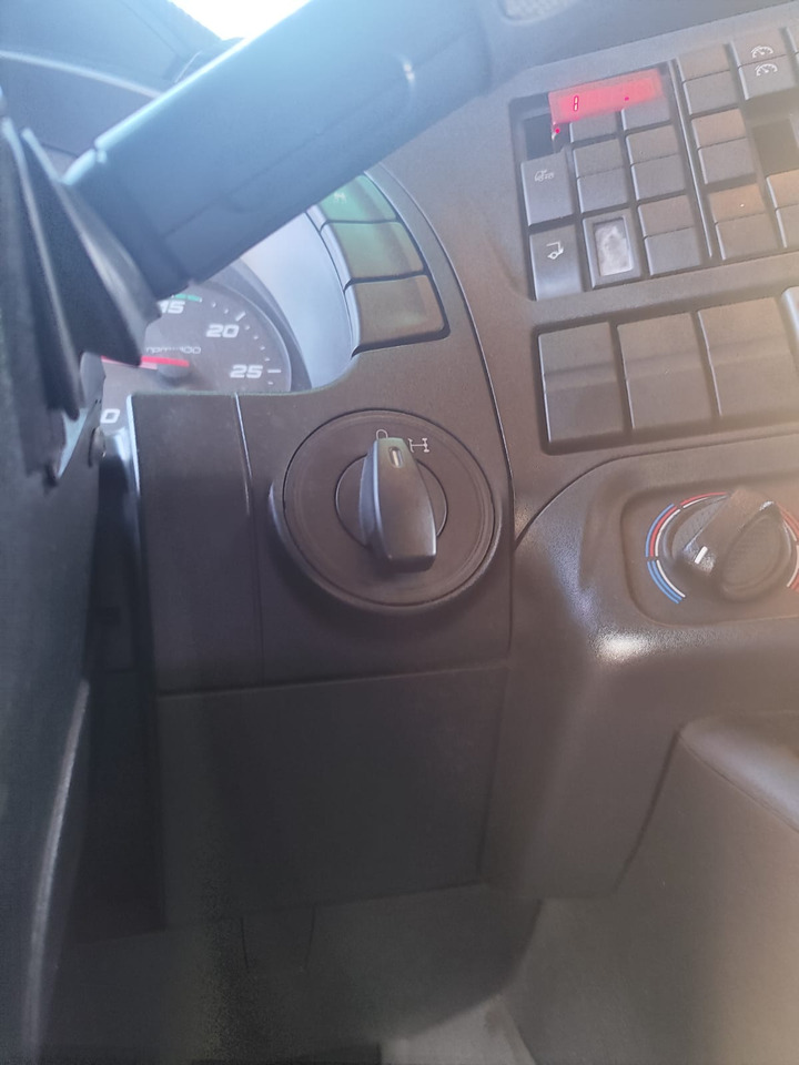 Camion ampliroll IVECO STRALIS 190S31