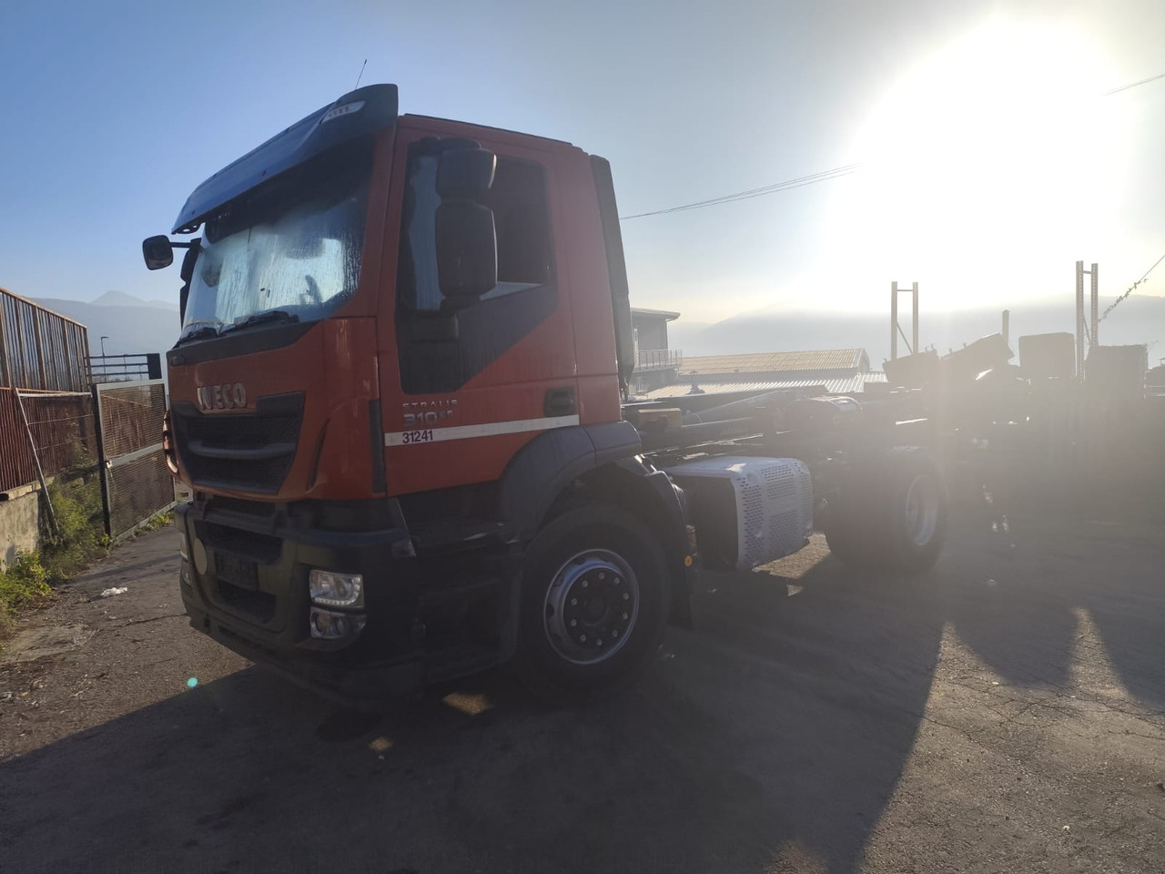 Camion ampliroll IVECO STRALIS 190S31
