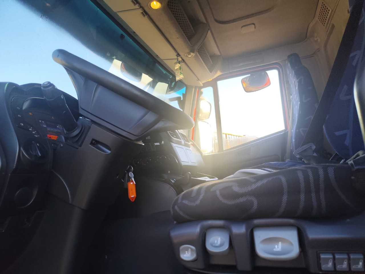 Camion ampliroll IVECO STRALIS 190S31