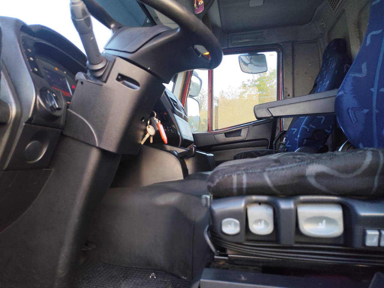 Camion ampliroll IVECO STRALIS 190S31