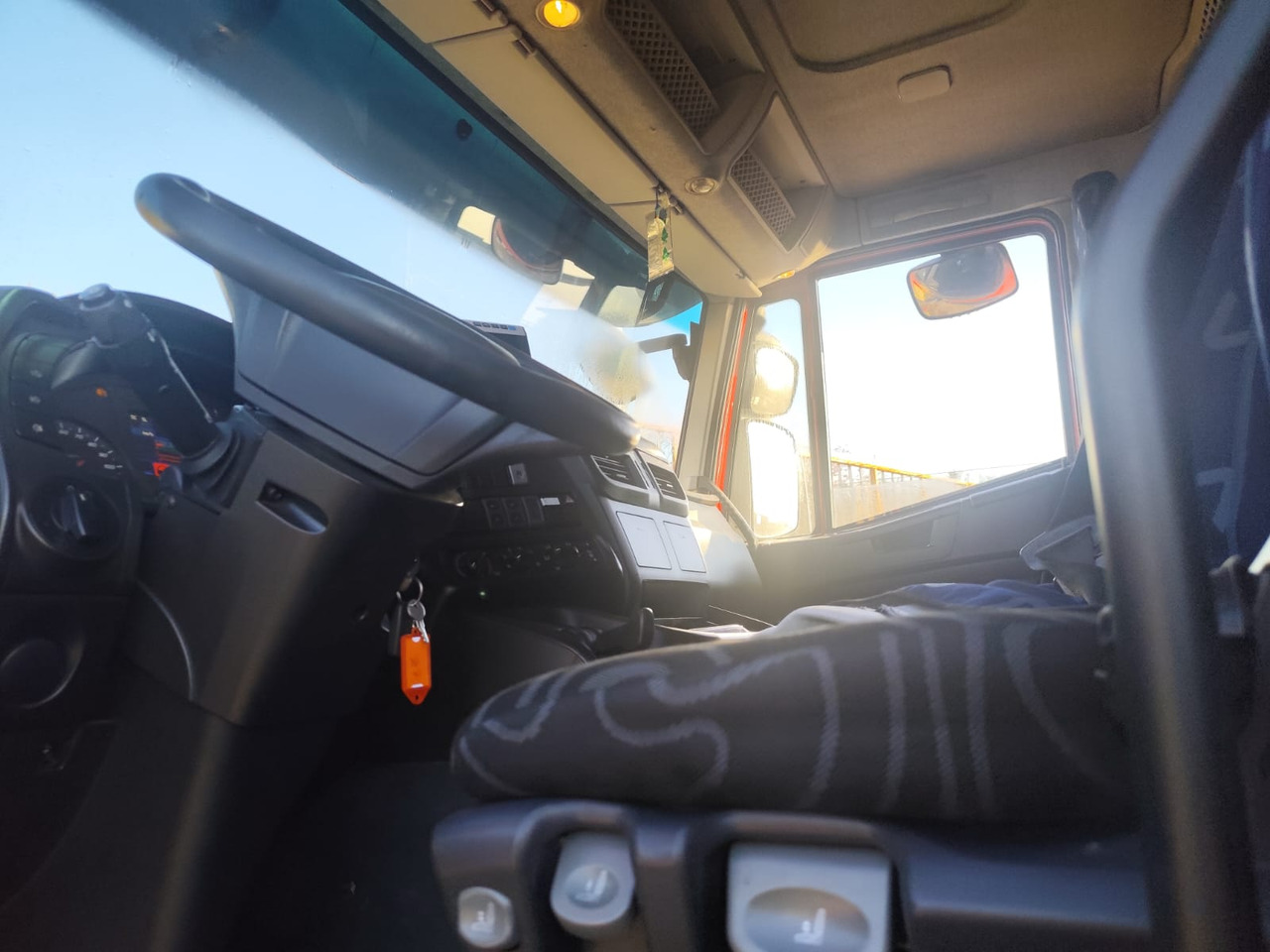 Camion ampliroll IVECO STRALIS 190S31