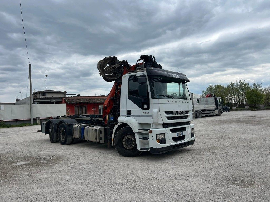Camion ampliroll IVECO STRALIS 260E45 SCARRABILE