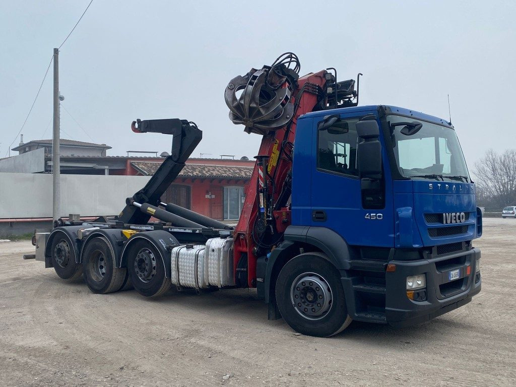 Camion ampliroll IVECO STRALIS 260.450 SCARRABILE CON GRU