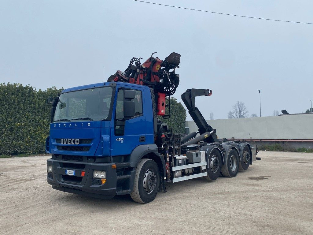 Camion ampliroll IVECO STRALIS 260.450 SCARRABILE CON GRU