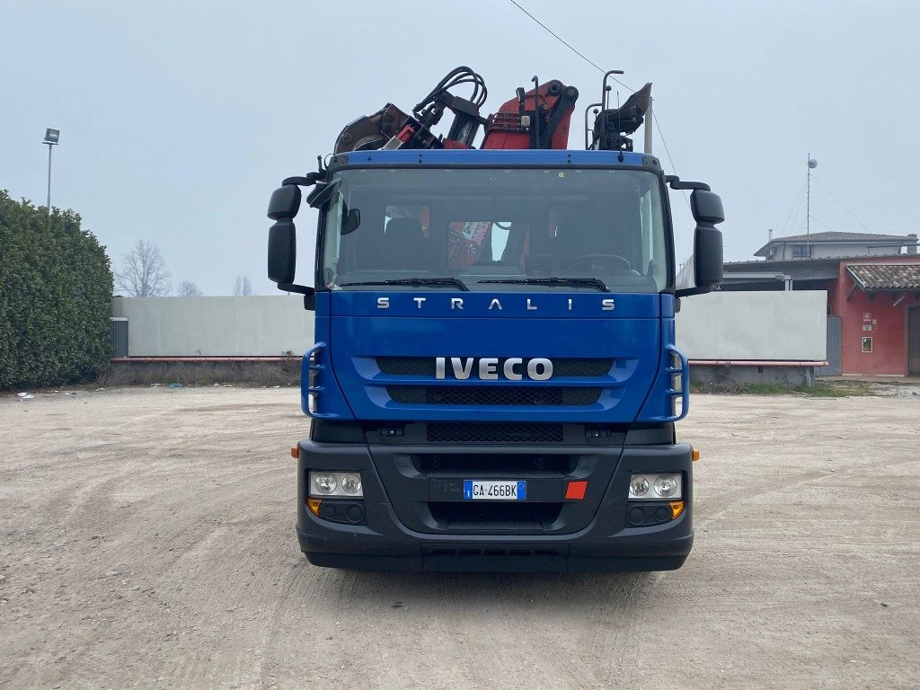 Camion ampliroll IVECO STRALIS 260.450 SCARRABILE CON GRU