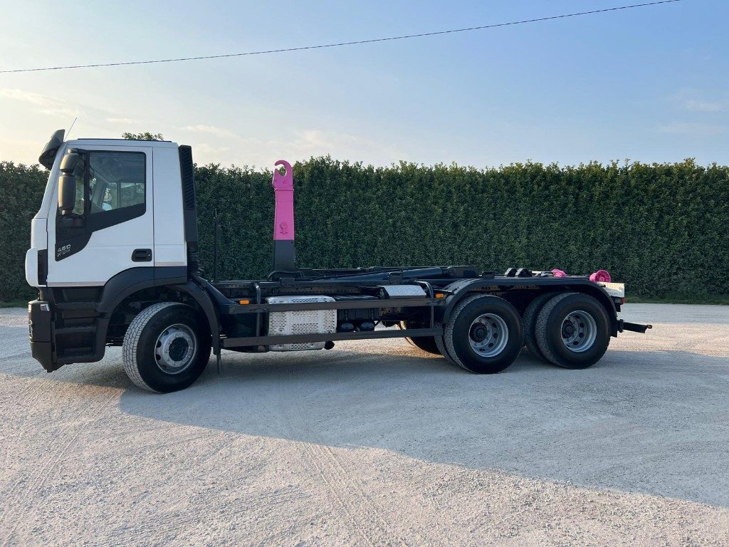 Camion ampliroll IVECO STRALIS 460 X-WAY USATO SCARRABILE 6X4