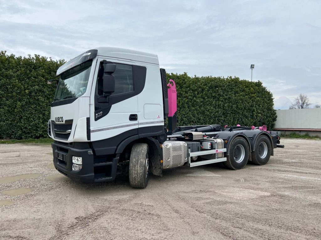 Camion ampliroll IVECO STRALIS X-WAY 510 TRAKKER SCARRABILE