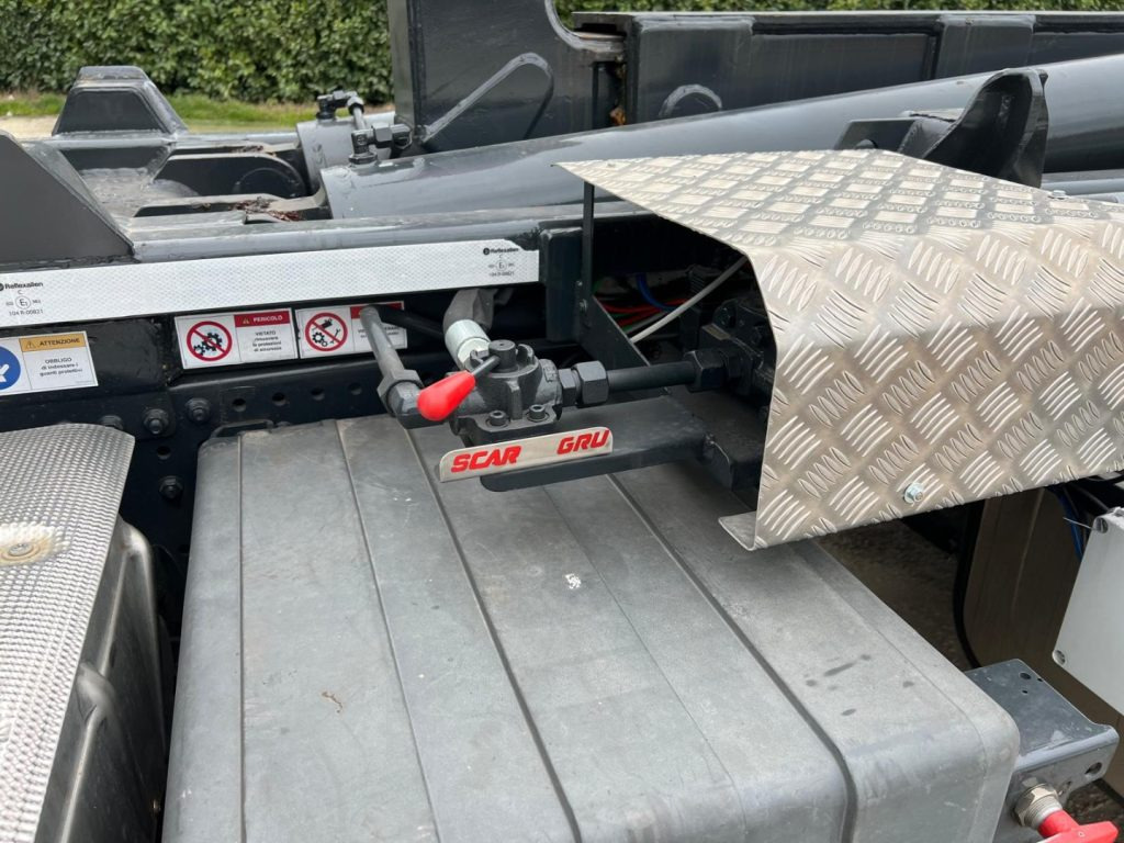 Camion ampliroll IVECO STRALIS X-WAY 510 TRAKKER SCARRABILE