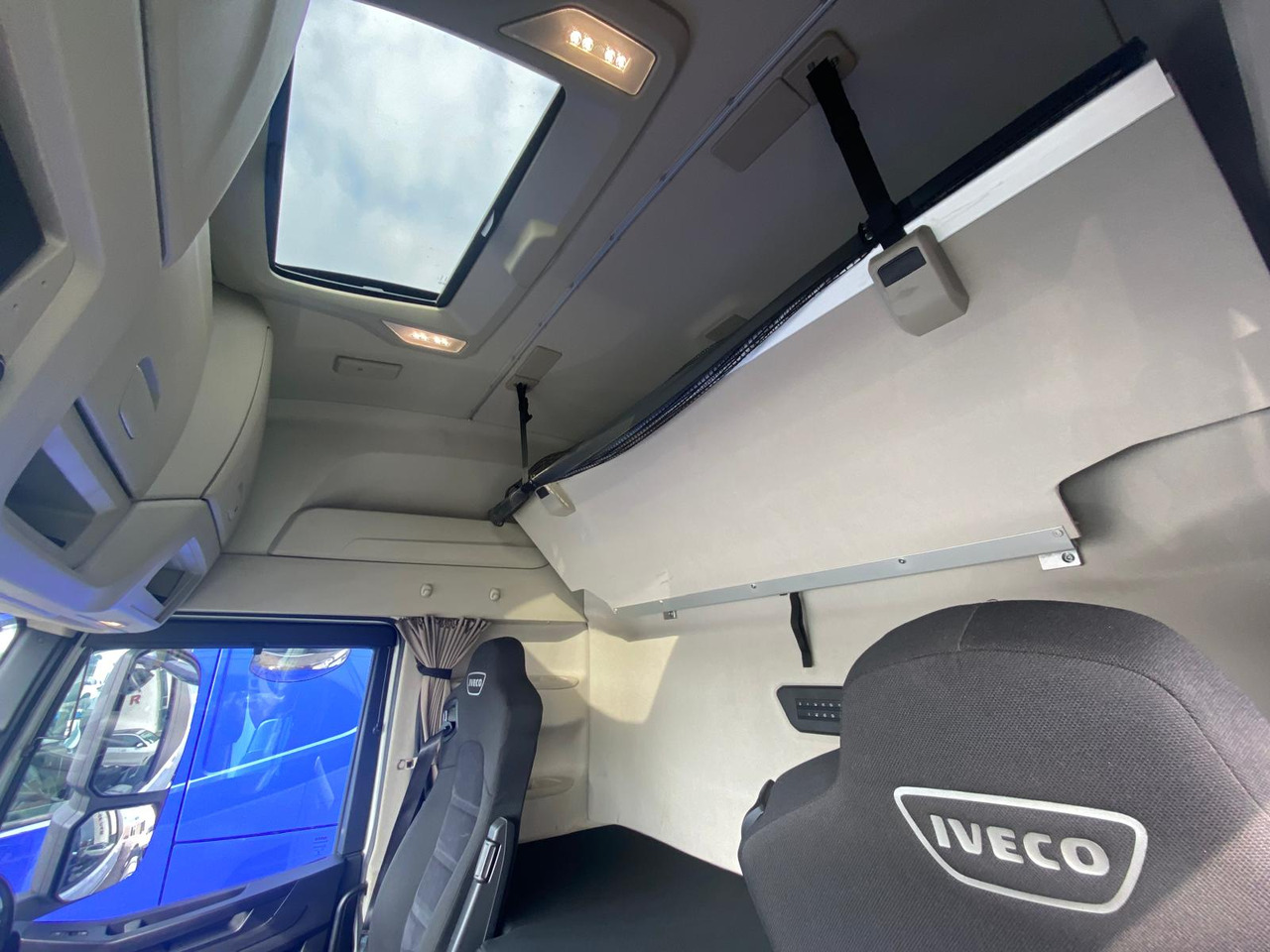 Camion ampliroll IVECO S-WAY AS260S48
