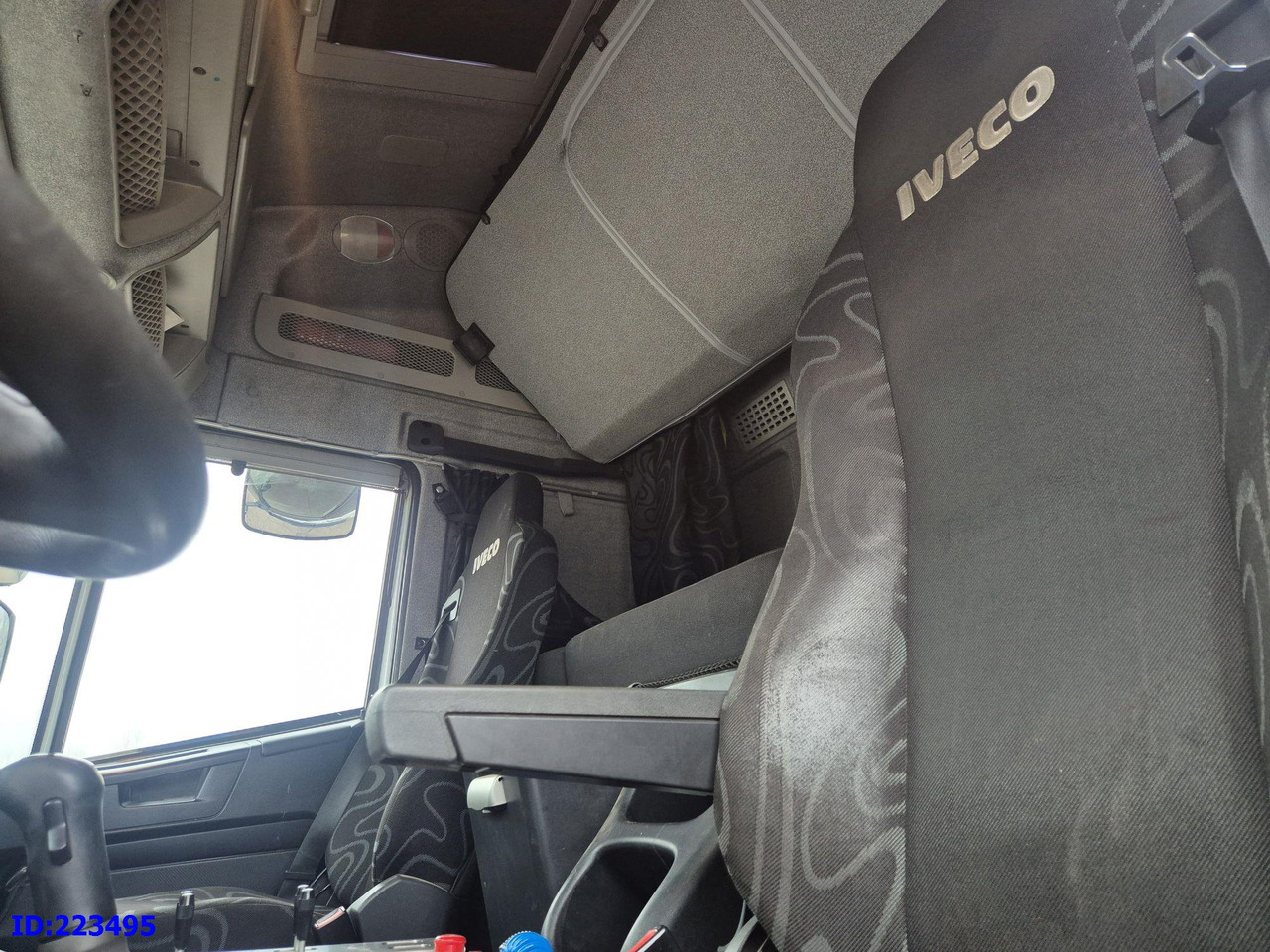 Camion ampliroll IVECO Stralis AT350 8x4 -Full steel - Steering axle