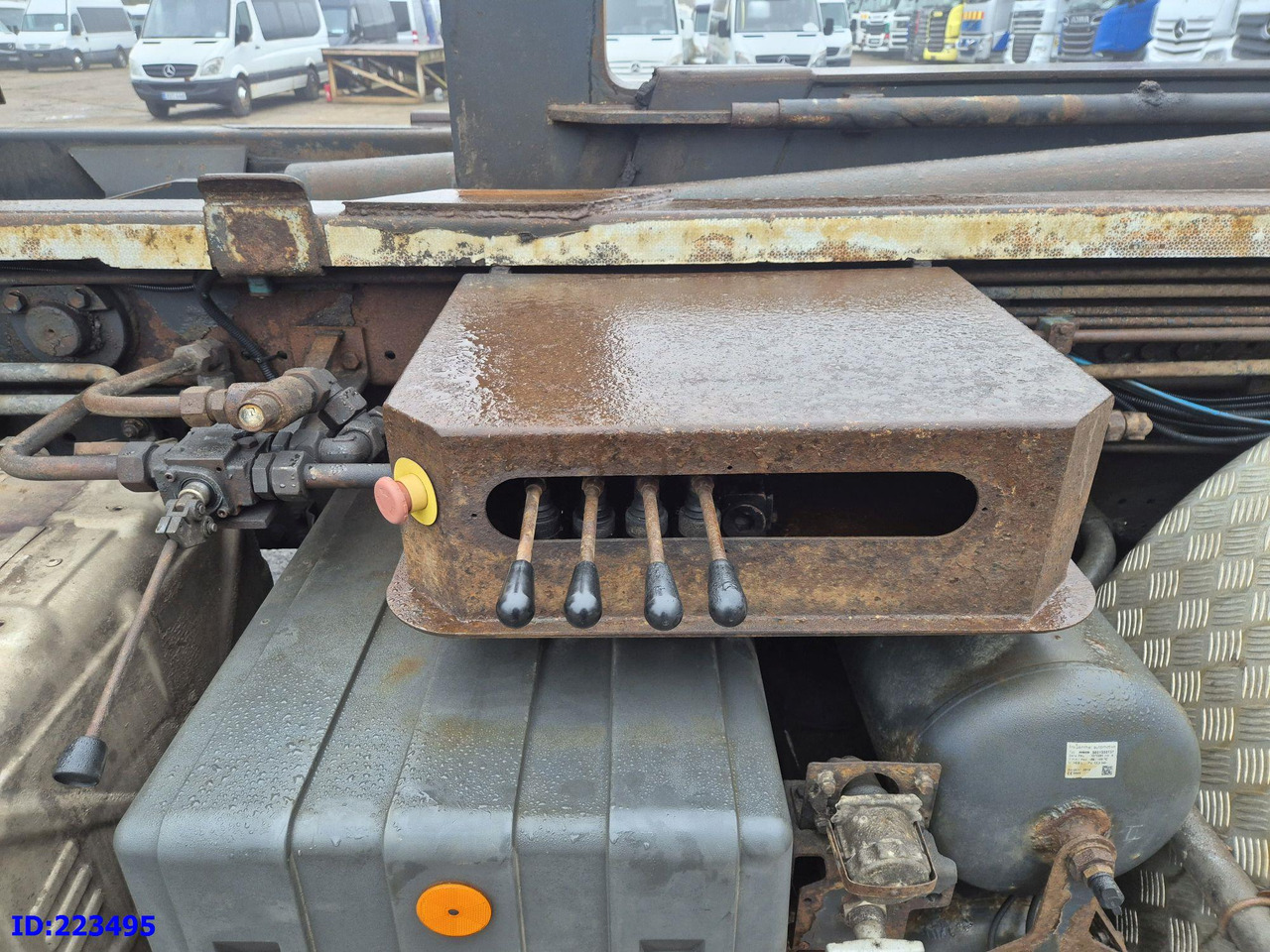 Camion ampliroll IVECO Stralis AT350 8x4 -Full steel - Steering axle