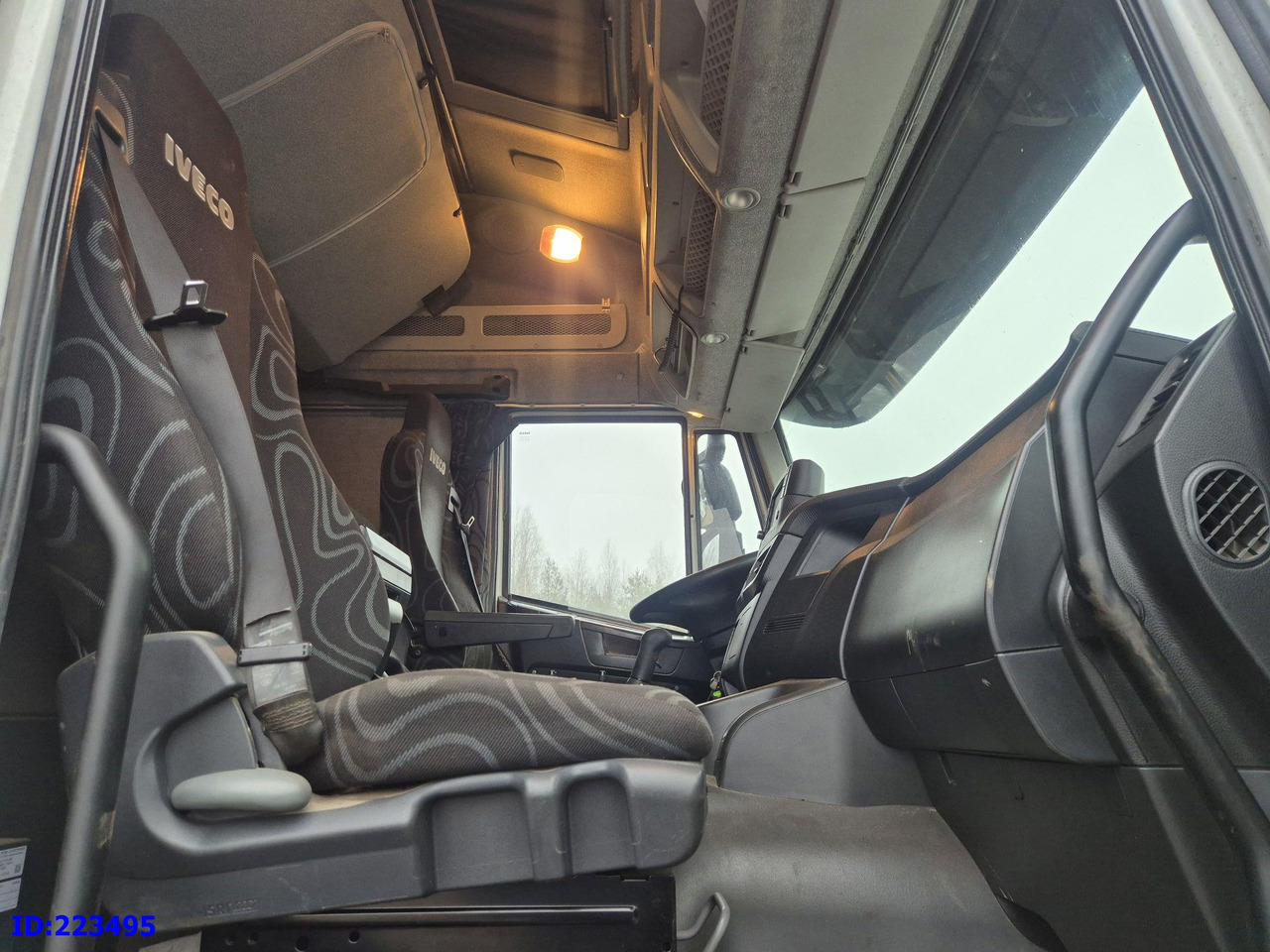 Camion ampliroll IVECO Stralis AT350 8x4 -Full steel - Steering axle