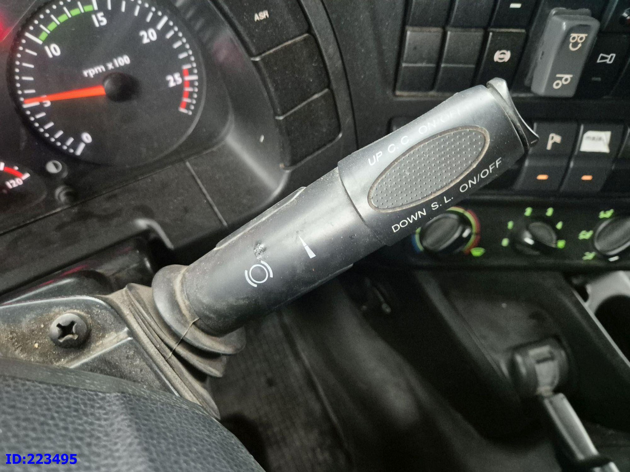 Camion ampliroll IVECO Stralis AT350 8x4 -Full steel - Steering axle