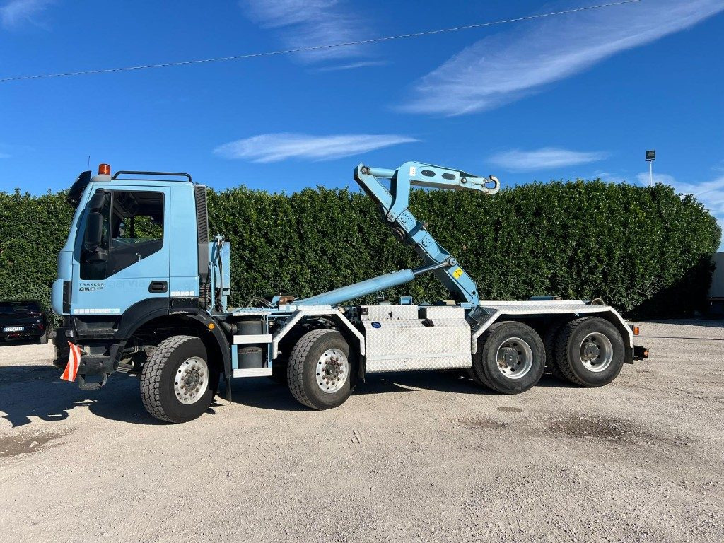 Camion ampliroll IVECO TRAKKER 450 SCARRABILE