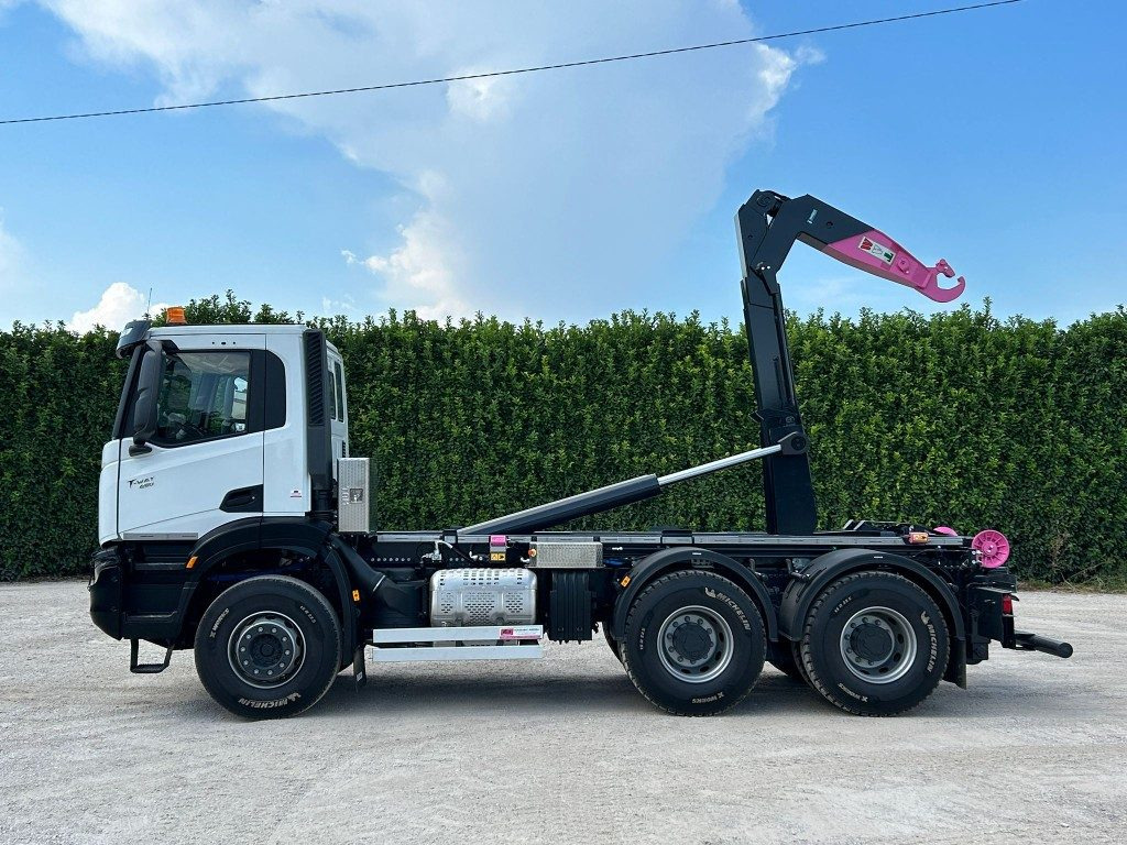 Camion ampliroll IVECO TRAKKER T-WAY AD380T NUOVO SCARRABILE
