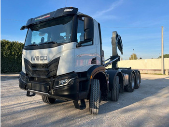 Camion ampliroll IVECO TRAKKER T-WAY AD500 NUOVO SCARRABILE