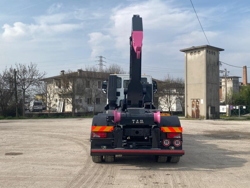 Camion ampliroll IVECO TRAKKER T-WAY AD510 NUOVO SCARRABILE