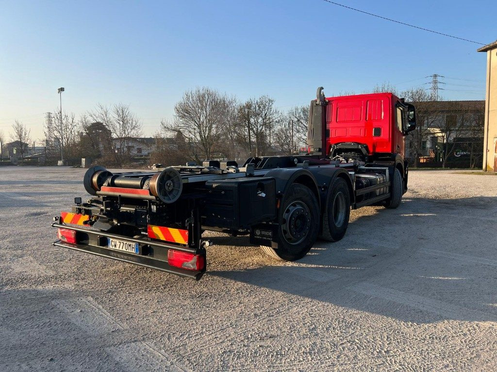 Camion ampliroll IVECO X-WAY AD260 NUOVO TARGATO SCARRABILE