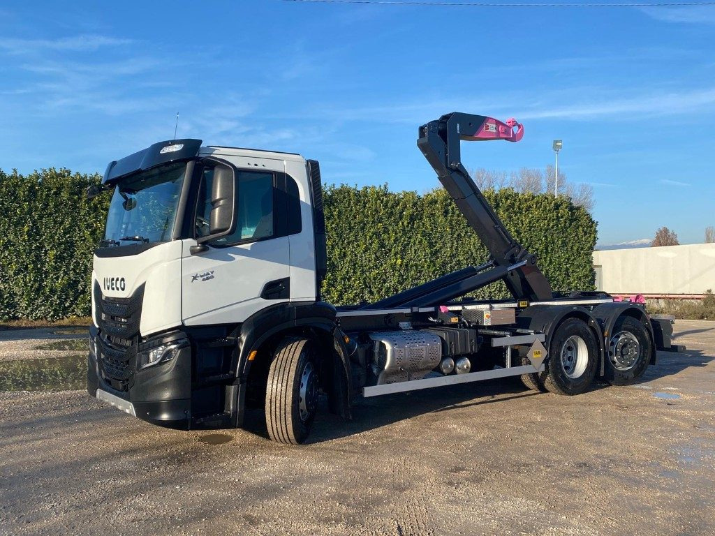 Camion ampliroll IVECO X-WAY AD280X48 NUOVO SCARRABILE PASSO 4500