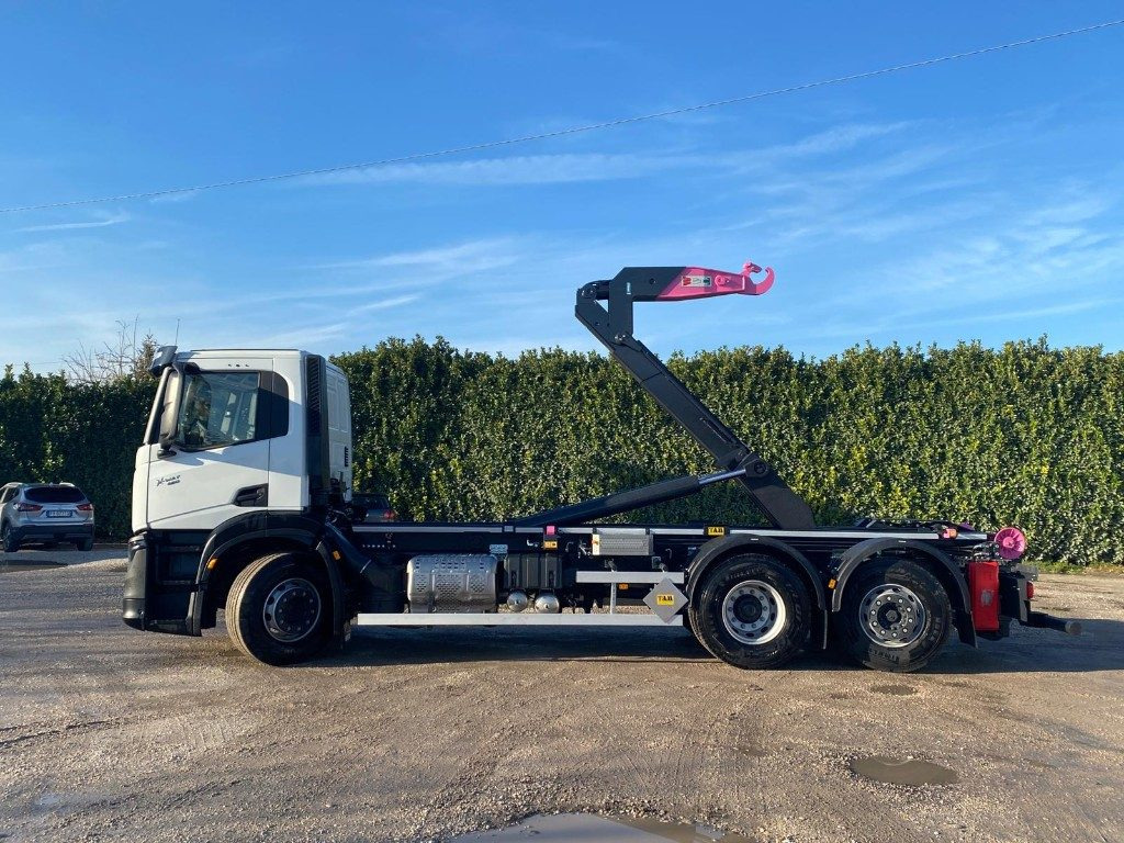 Camion ampliroll IVECO X-WAY AD280X48 NUOVO SCARRABILE PASSO 4500