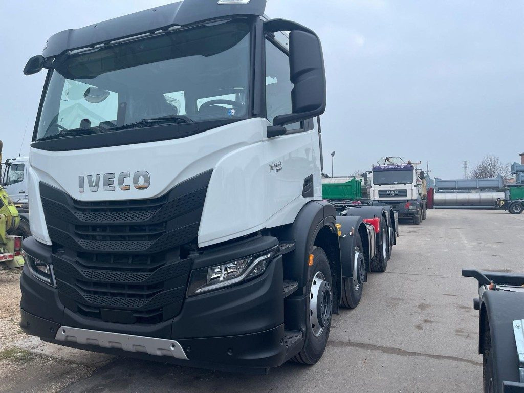 Camion ampliroll IVECO X-WAY AD350X480YPS SCARRABILE NUOVO