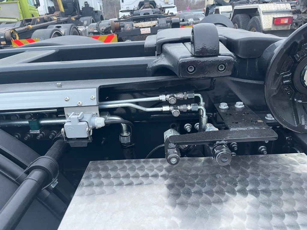 Camion ampliroll IVECO X-WAY AD350X480YPS SCARRABILE NUOVO